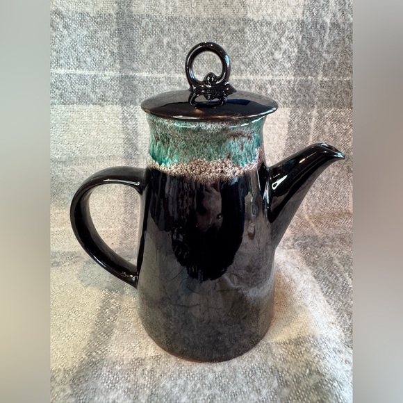 Vintage Royal Canadian Art Pottery ‘Princess’ Handcrafted Coffee/Teapot - Picture 5 of 13